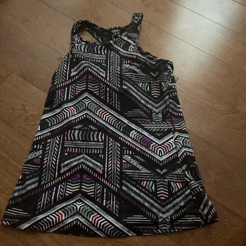 kids small workout shirt